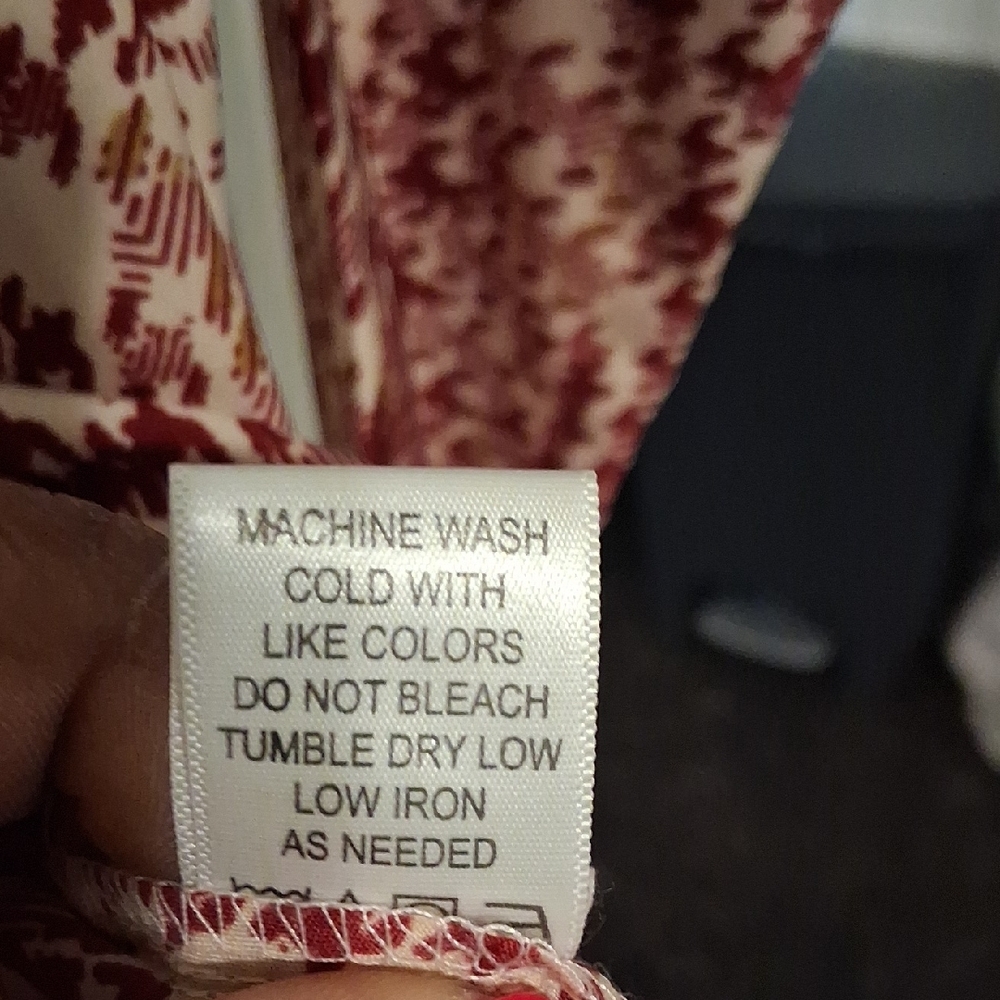 Women's Red Patterned Top - Picture 16 of 16